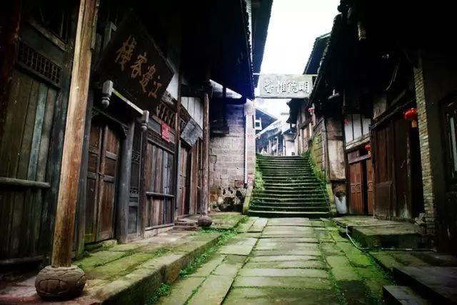 逃离地下古寺庙